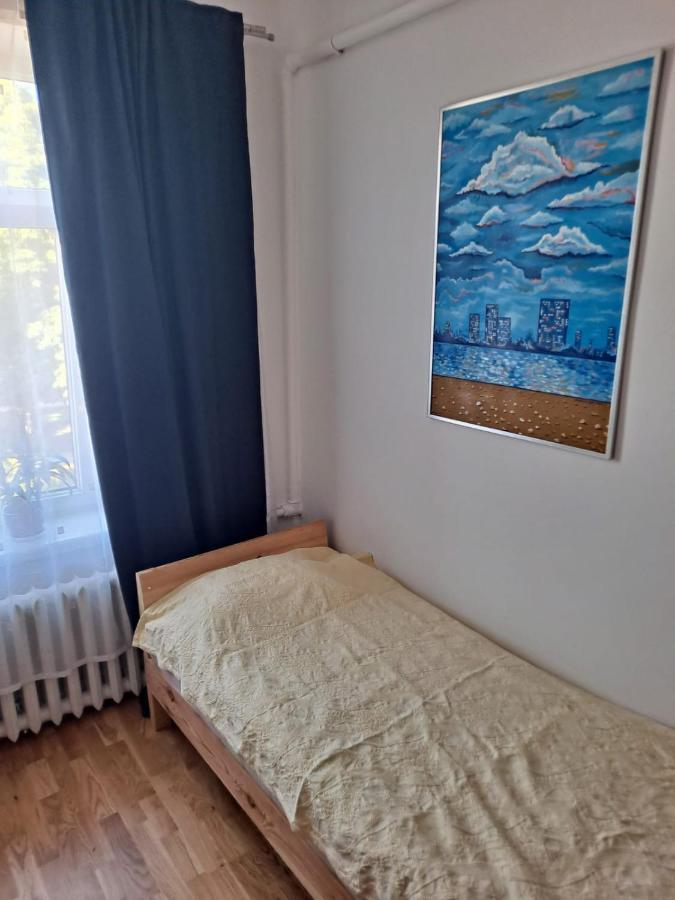 Obroncow Pokoju 6 Apartment *