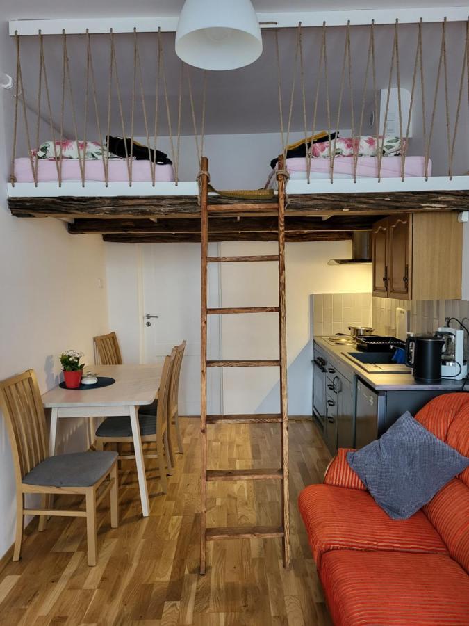 Obroncow Pokoju 6 Apartment Opatow (Opatow)