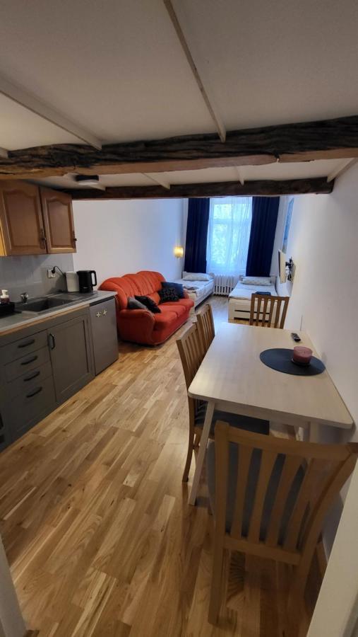 Obroncow Pokoju 6 Apartment *
